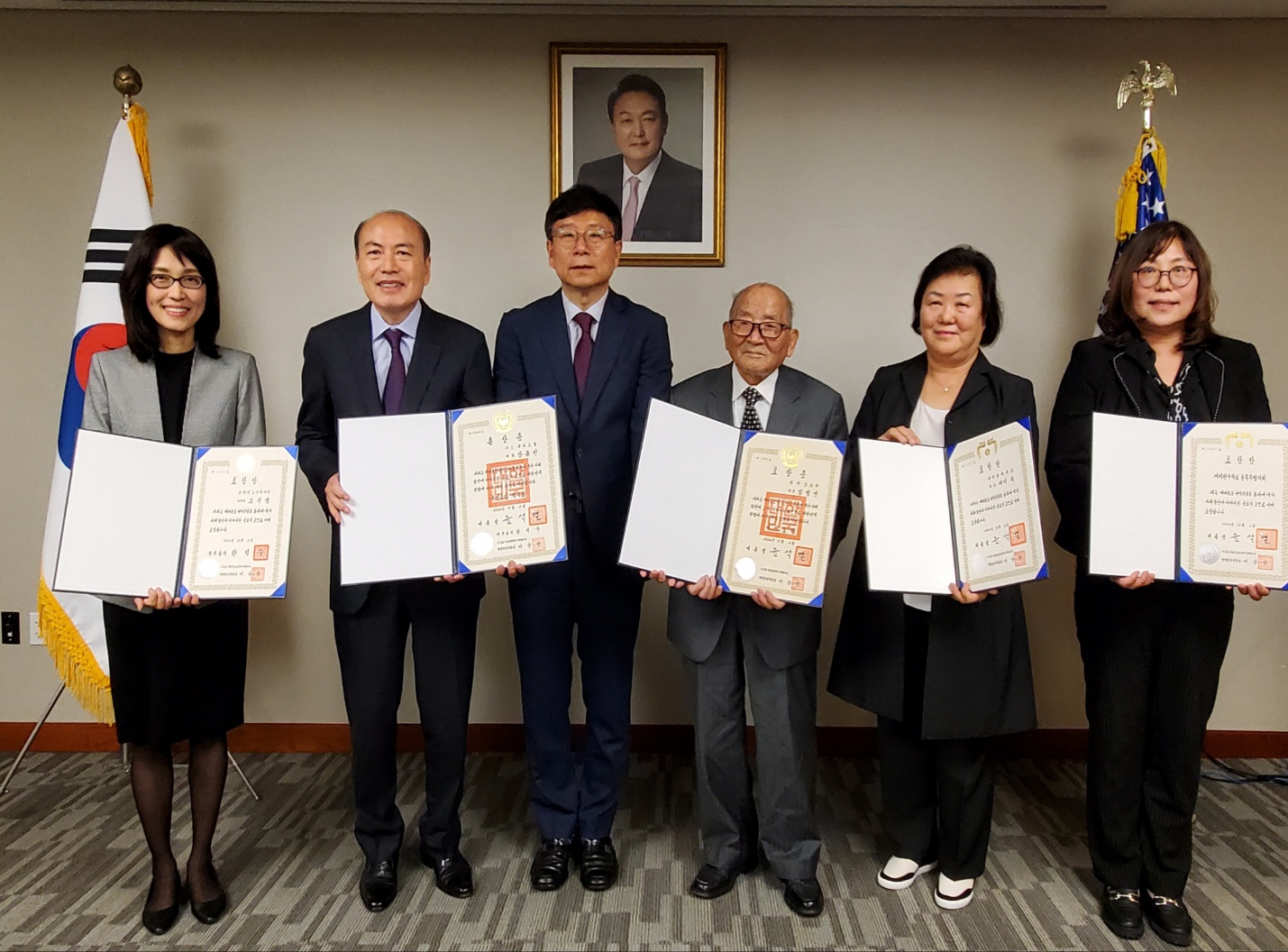 Jiyoung Suh, Vice President of The Korea Society, has been awarded the ROK Prime Minister’s Citation